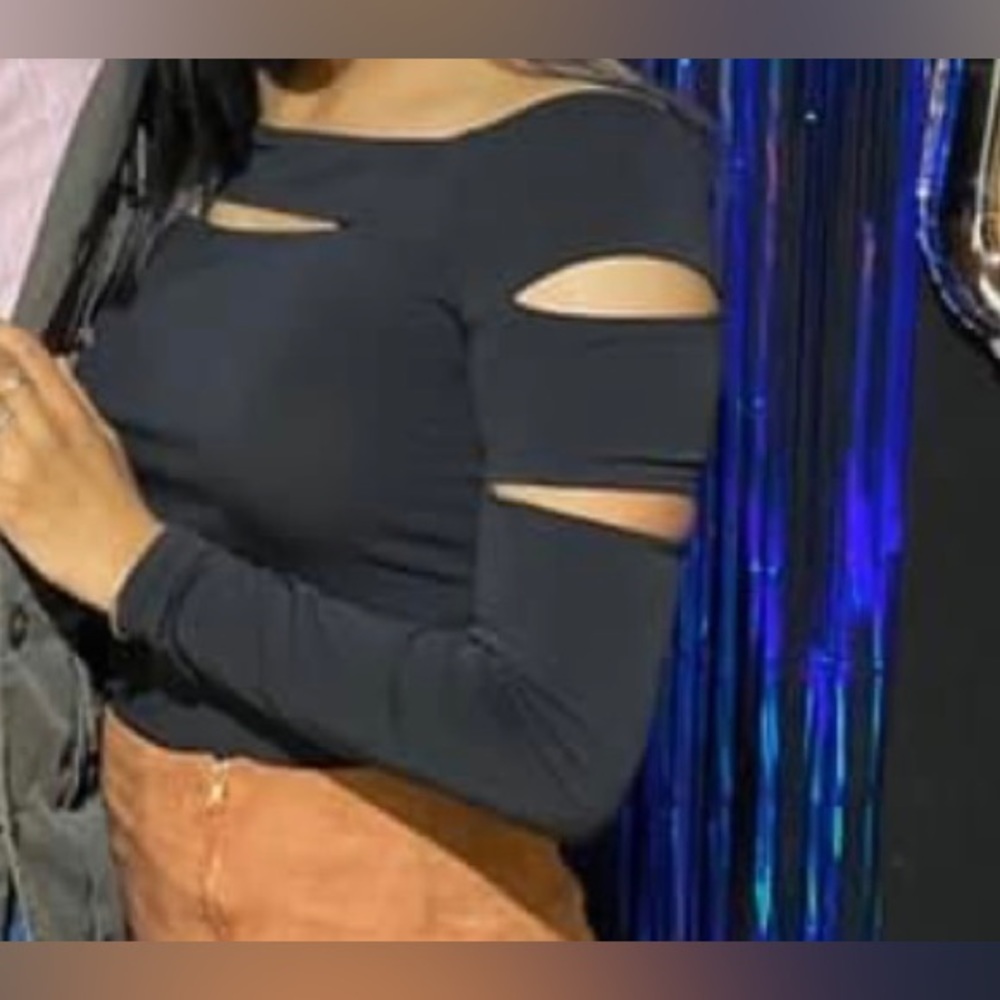 Black blouse.
